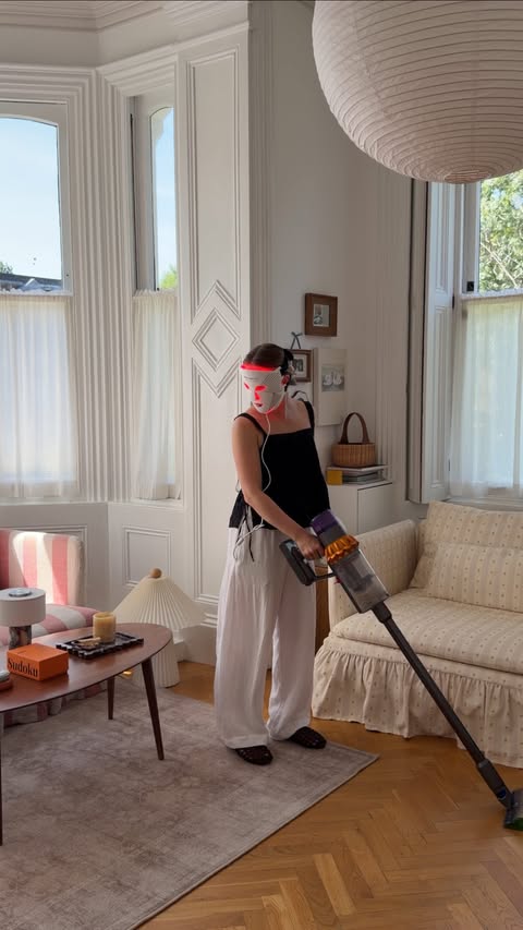 Instagram post by @such.a.sasha for CurrentBody. Caption reads: [...] myself cleaning. Enjoy xx Wearing the....