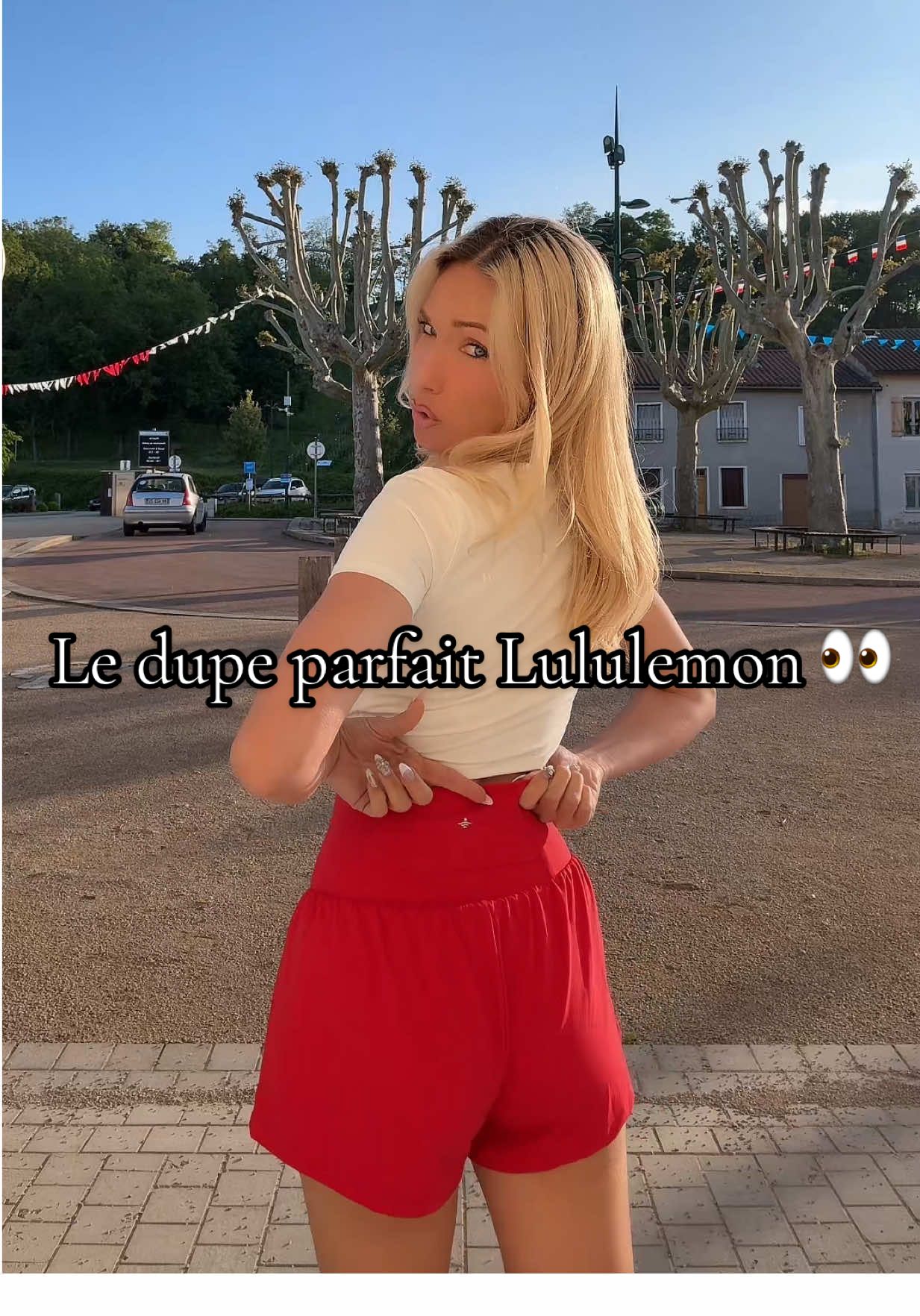 TikTok post by @prettymomworldd for Halara. Caption reads: @Halara shop Le short 2-en-1 qu’on attendait....