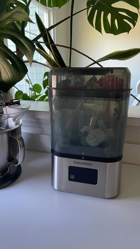 Instagram post by @davisthrifts for Baby Brezza. Caption reads: [...] a minute #parentsmarternotharder 😂....