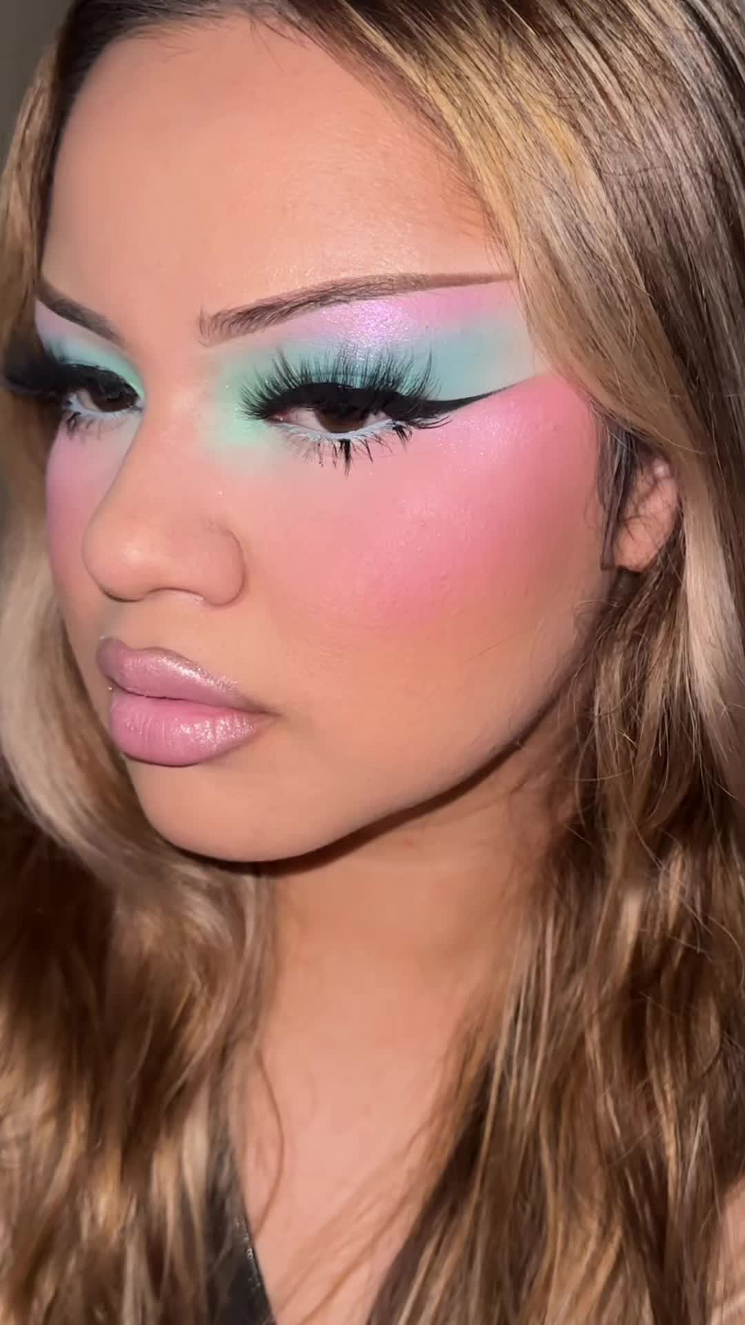 TikTok post by @gisellegmua for Kaleidos Makeup. Caption reads: [...] palette / baby blue micro liner @Kaleidos....