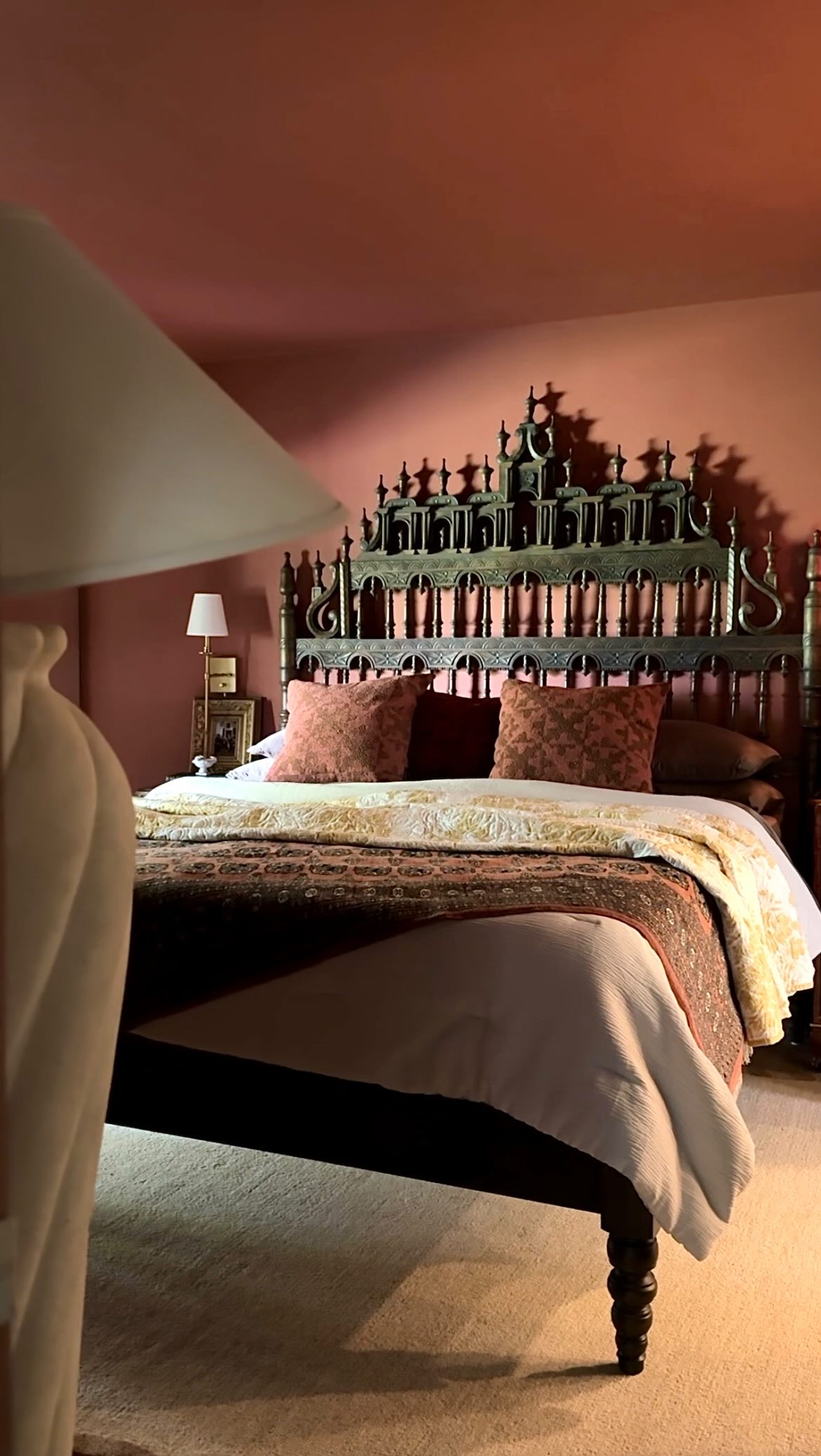 Instagram post by @msviciousdesign for Linens & Hutch. Caption reads: Close, but it just needed MORE✨

I wasn’t doing....