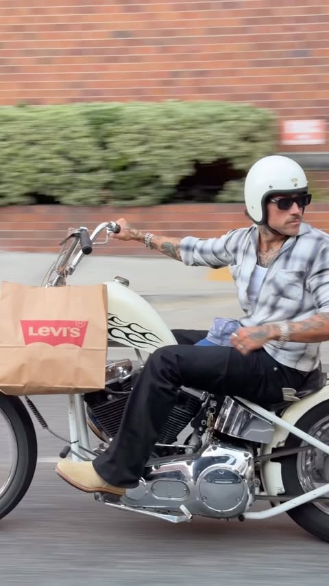 Instagram post by @stewcaldo for Levi's. Caption reads: [...] on denim. Check it out at your nearest....