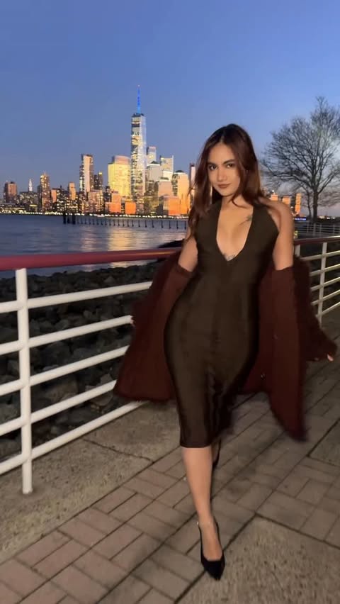 Instagram post by @mrinmoyeeghose for House of CB. Caption reads: what the right dress brings out.