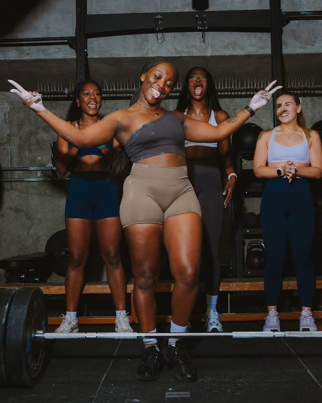 Instagram post by @fitmamagabz for EvolveYou. Caption reads: [...] joined the KICKSTART challenge with....