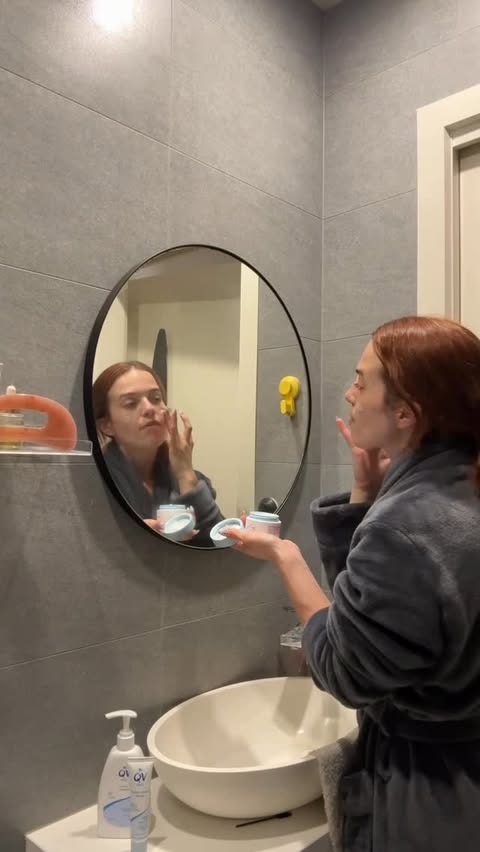 Instagram post by @a_p_artistry for QV Skincare. Caption reads: Ready to face the day by winning the night with....