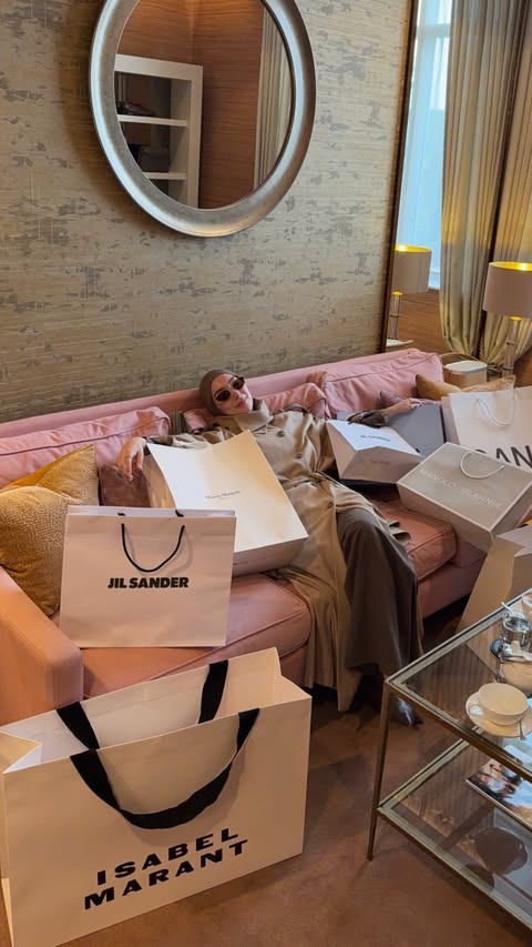 Instagram post by @yasminefits for Bicester Village. Caption reads: Spend the day with me at @bicestervillage 🤍The....