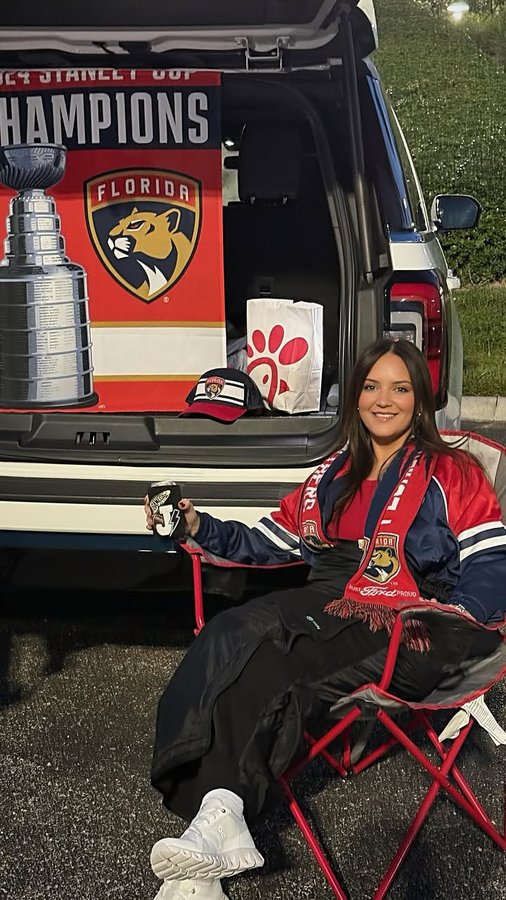 Instagram post by @jennanic08 for Get The Mozy. Caption reads: “What’s that cozy blanket feel like and where can....