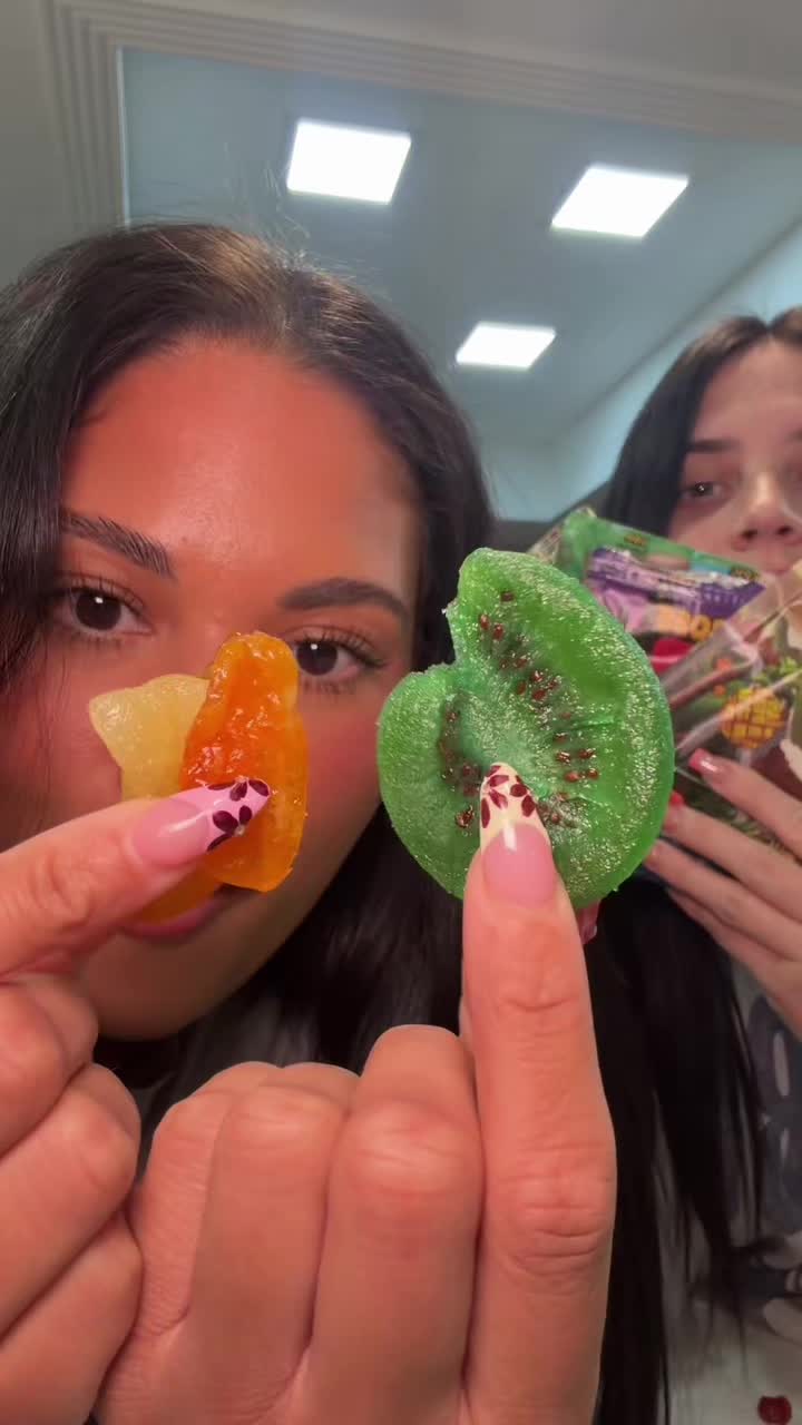 TikTok post by @brooklynreviewsxoxo for Final Boss Sour. Caption reads: [...] these so sour yet so addicting 😩🤤....
