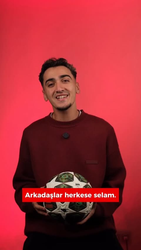 Instagram post by @samettkocabas for Vodafone FreeZone. Caption reads: 1 Nisan itibariyle Vodafone 5G, Türkiye’nin 81 il....