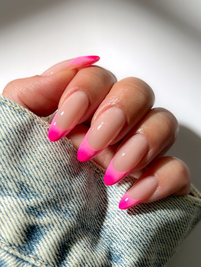 Instagram post by @mydumbnails for Caitlyn Minimalist. Caption reads: Neon pinks 💗

Other products:
@cirquecolors -....