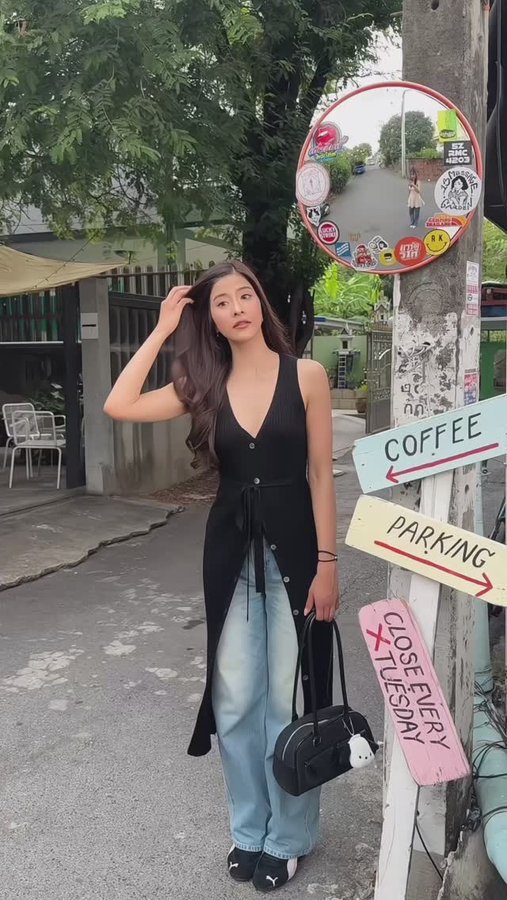 Instagram post by @ellyyyy for Shopee Fashion TH. Caption reads: Cap & Search #shopeefashion.