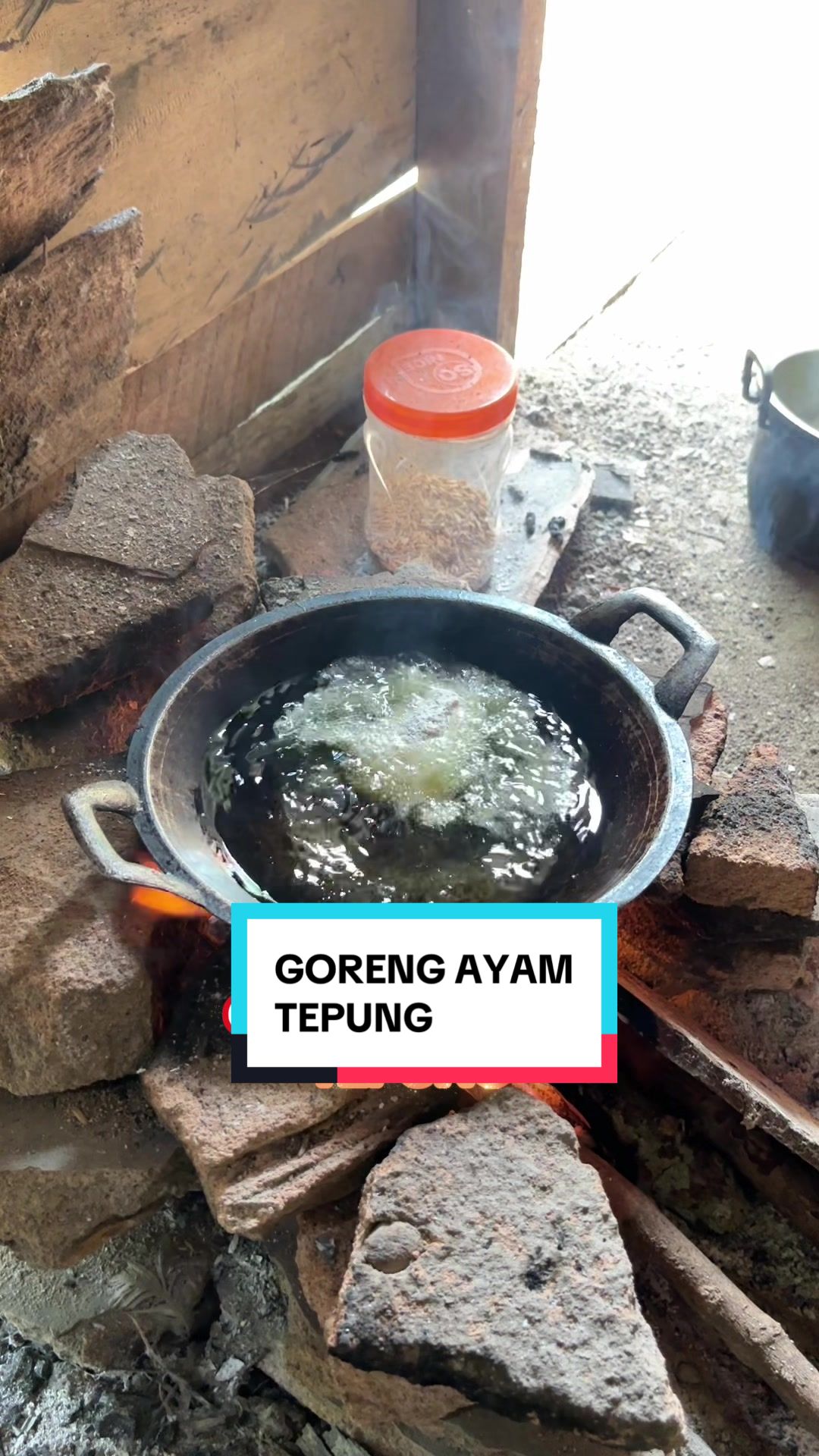 TikTok post by @ndusunkan for Mobile Legends. Caption reads: Nunggu mamak masak ayam tepung  sambil seru liat....