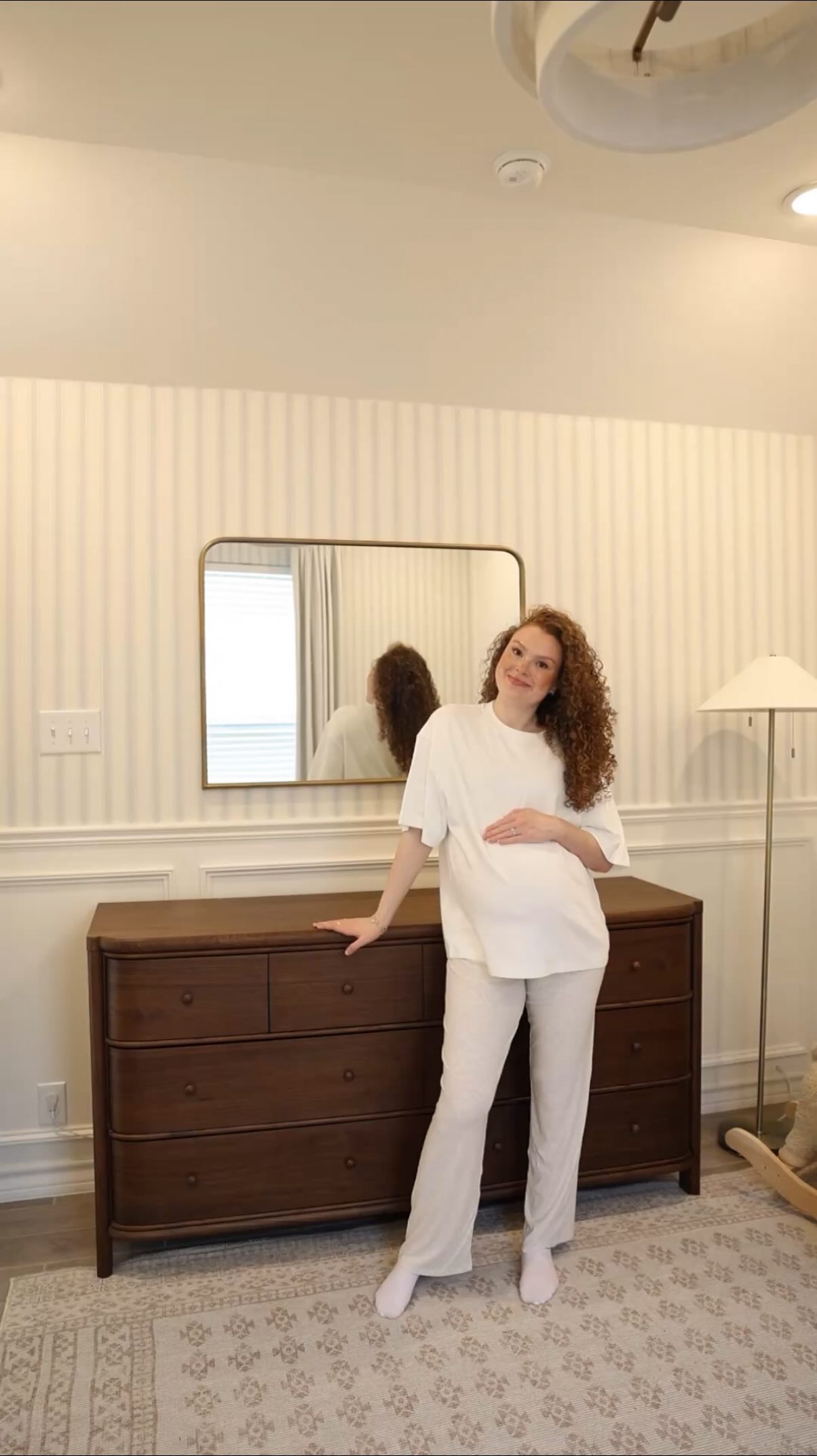 Instagram post by @amandaasad for Skinfix. Caption reads: [...] #thirdtrimester #pregnant @skinfix....