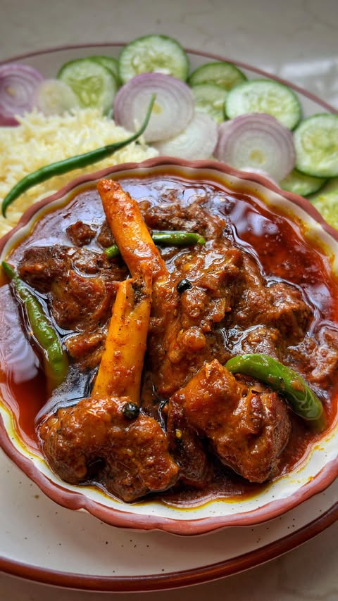 Instagram post by an influencer for Emami Healthy & Tasty. Caption reads: [...] this mutton curry with Emami Healthy & Tasty....