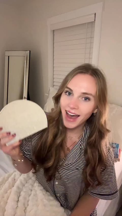 Instagram post by @delaneylynne_ for Hatch. Caption reads: @hatchforsleep is here to help me reach my 2026....