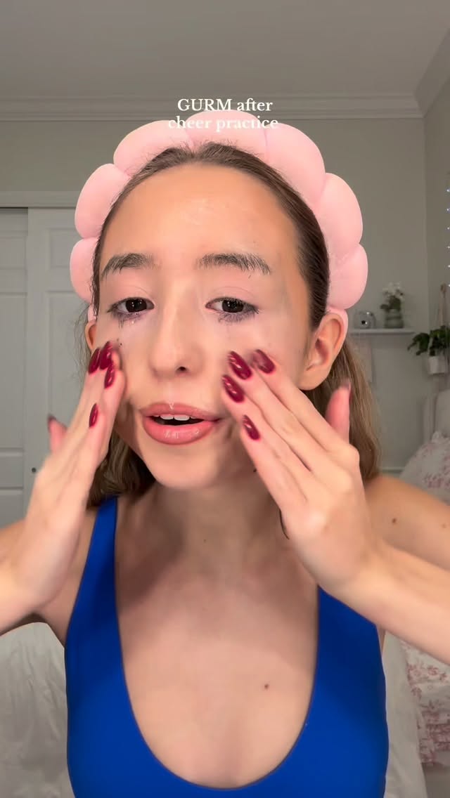 Instagram post by @melanie_.schmidt for Yepoda. Caption reads: the best cleansing duo from @yepoda !!#yepoda....