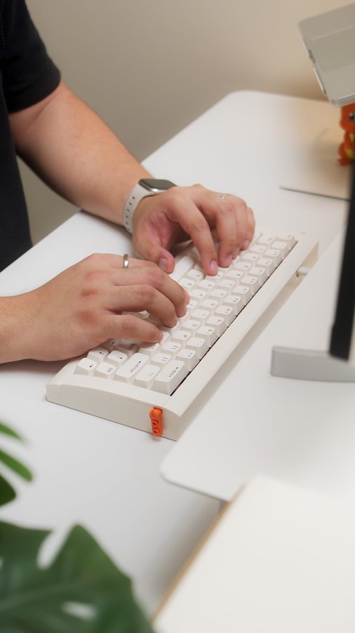 Instagram post by @jeorgepaolo_ for KBDcraft. Caption reads: [...] 😅 This is the 01003 Kit Lilith from....