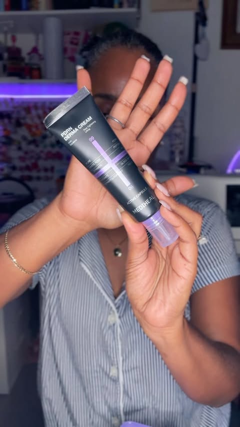 Instagram post by @aurasmakeupbox for Mediheal. Caption reads: Gifted by @mediheal_official + @bazzaal_ ✨....