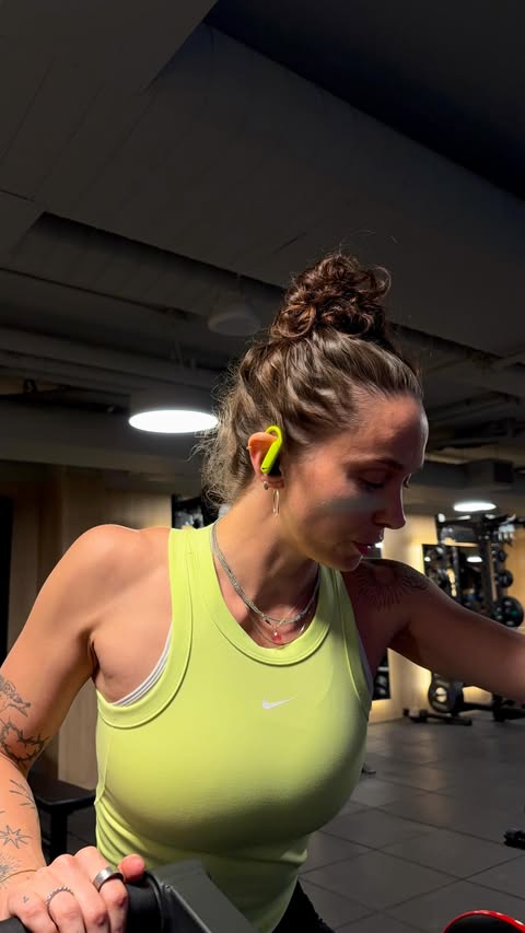 Instagram post by @laurenschrammfit for Beats by Dre. Caption reads: [...] for movement — leave it to @nike x....
