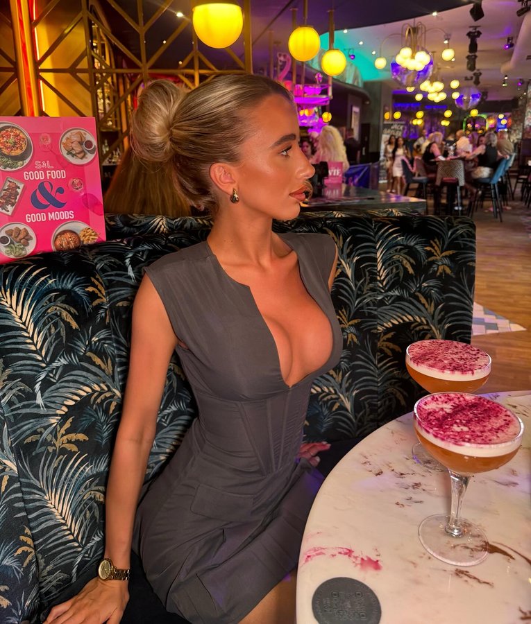 Instagram post by @demiidaviss for Missy Empire. Caption reads: Always the best time at Slug & Lettuce🦩 We went....