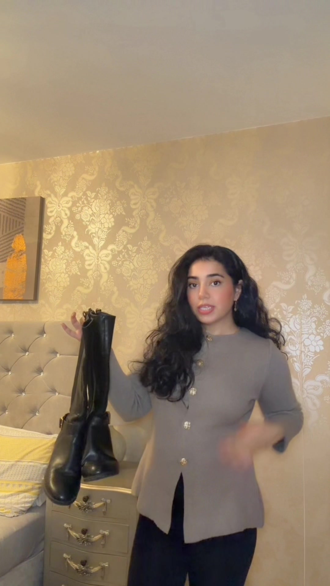 TikTok post by @shazxa7 for emlavish. Caption reads: [...] markets in my pretty cardigan from @emlavish....