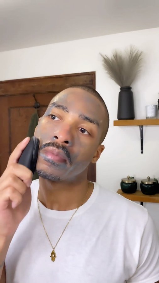 Instagram post by @jacobyrl for Douxds. Caption reads: Trying out “The King Set” from @douxds. The FLEX....