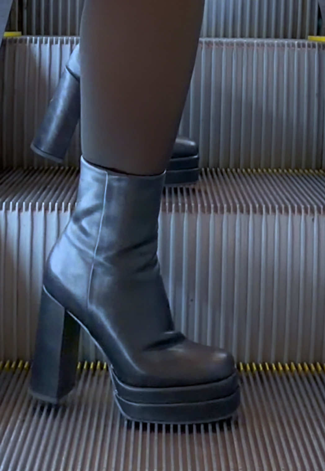 TikTok post by @thickfit_celine for Dream Pairs. Caption reads: Replying to @Thickfit_celine @Dream Pairs #boots....