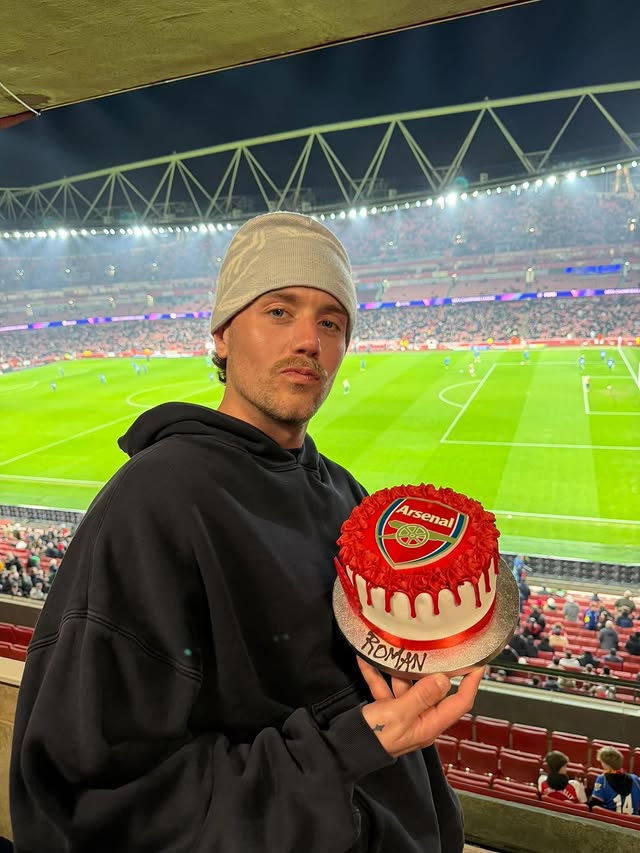 Instagram post by @romankemp for Audi. Caption reads: [...] gym session… fun month 👍🏻 @audiuk #ad.