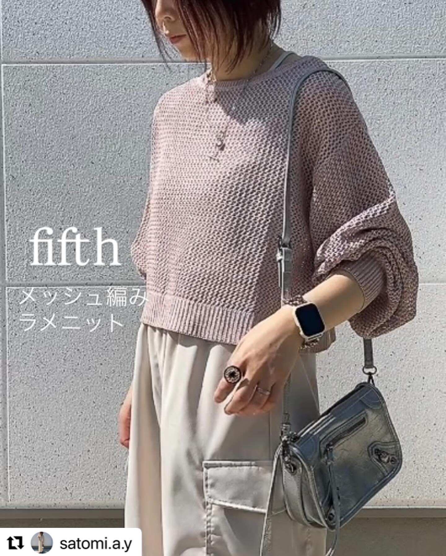 Instagram post by @fifth_store for aquagarage. Caption reads: 【さりげないラメが可愛いメッシュニットを今すぐCheck👆🏻💓】

素敵な投稿ありがとうござい....