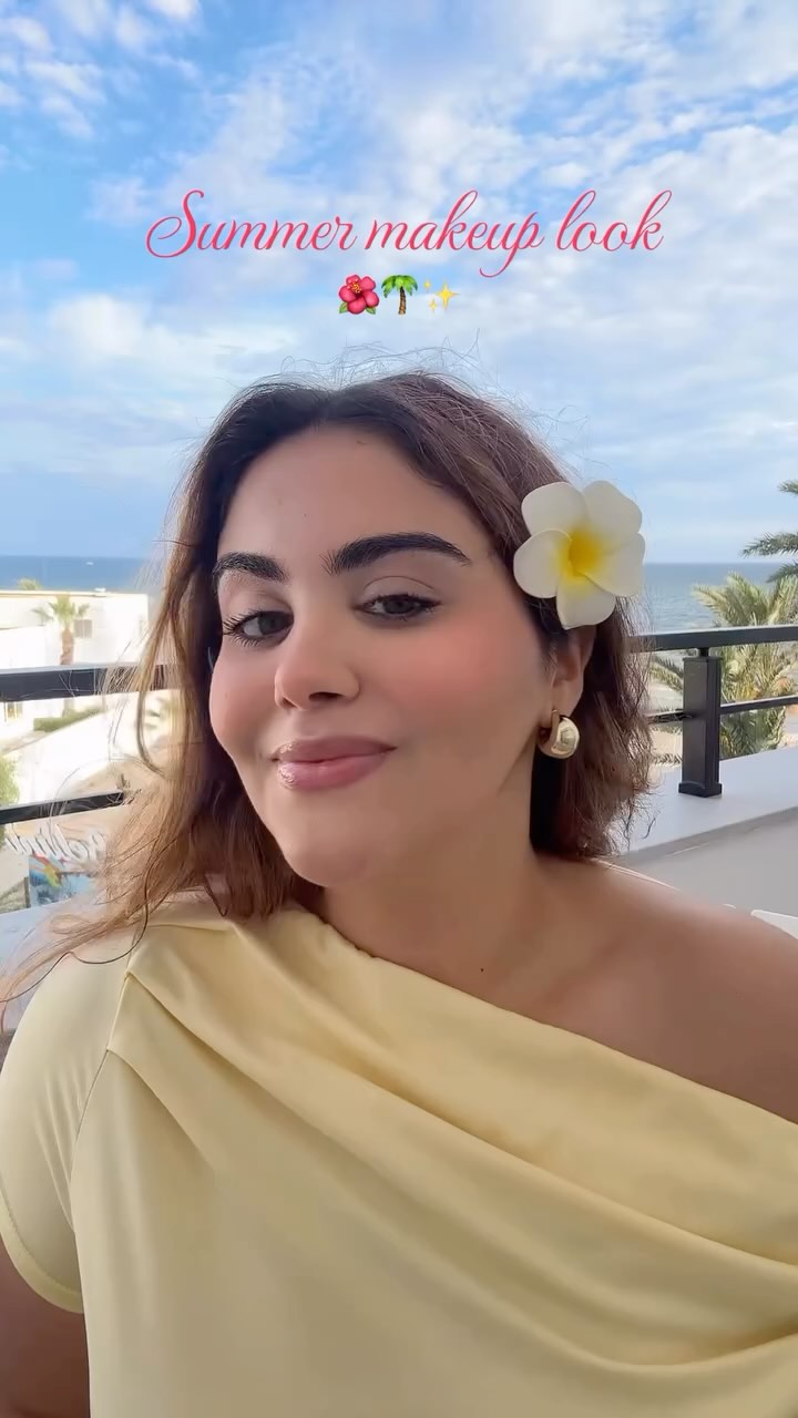 Instagram post by @hadhemi.zak for Makeup Revolution. Caption reads: Fresh makeup look 🌺✨🌴
•Hair oil @gisou....