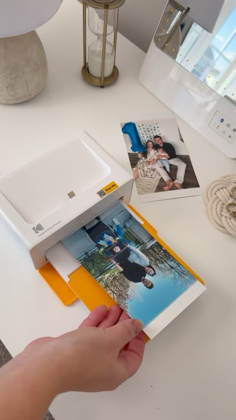 Instagram post by @lady_aleksa for Kodak Photo Printer. Caption reads: [...] instead of seeing it on a screen.
With KODAK....