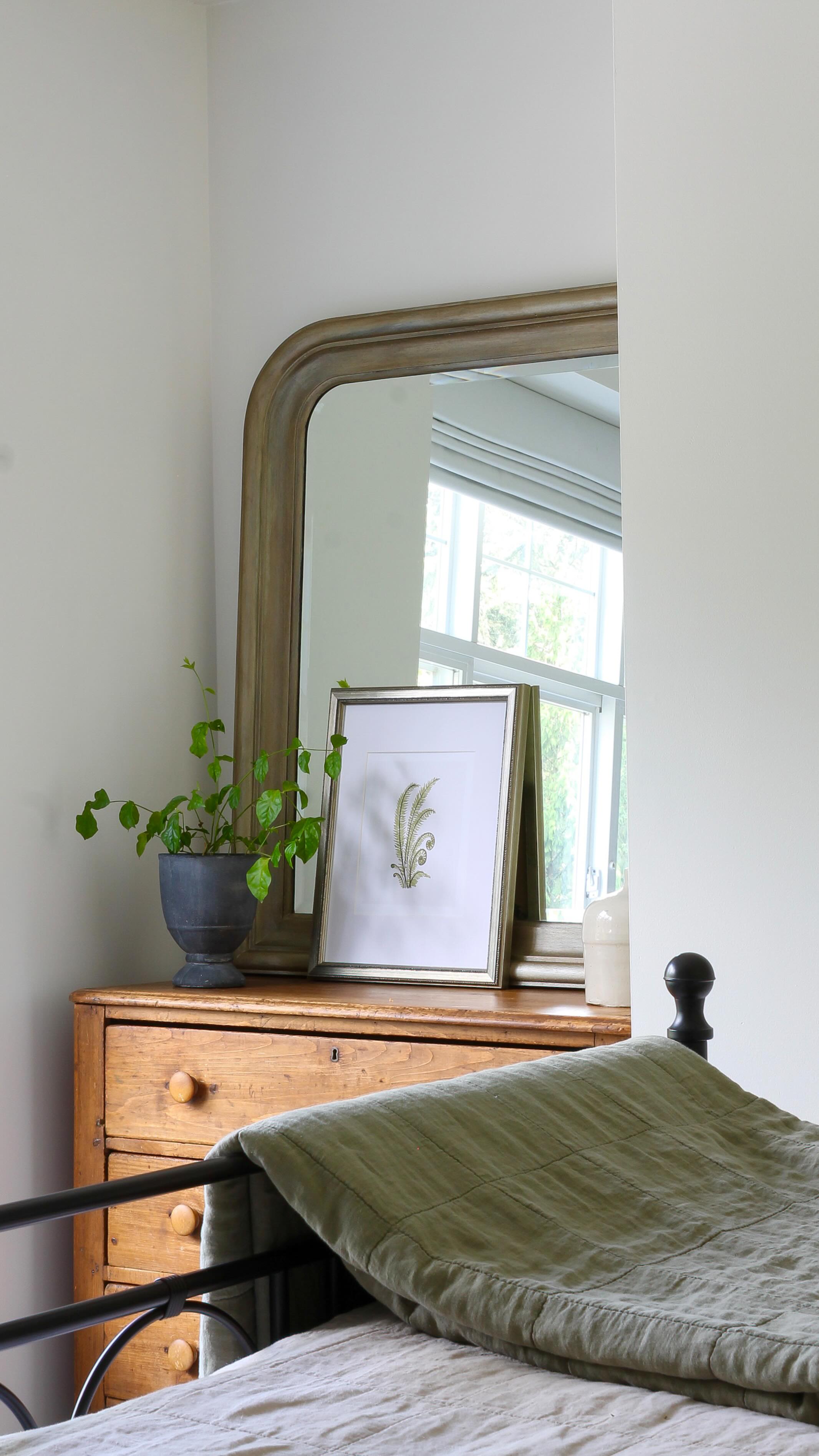 Instagram post by @dinasdigs for Opposite Wall. Caption reads: [...] and vintage inspired frames from....