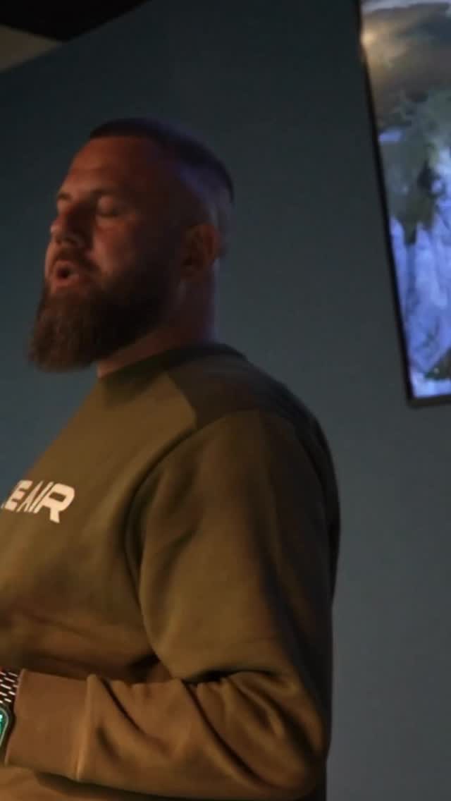 Instagram post by @matthiasclemenszecplus for Zec+ Ladies. Caption reads: Worüber reden die da wohl? 👀

Ihr wollte krasse....