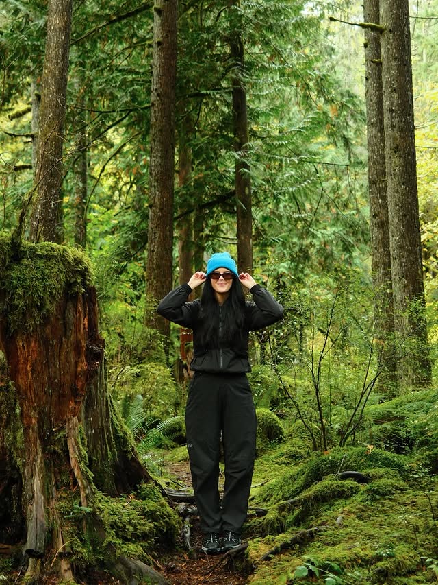 Instagram post by @lauren.clarridge for Vessi. Caption reads: Adventuring in the PNW with @vessi🌲💙 Staying dry....