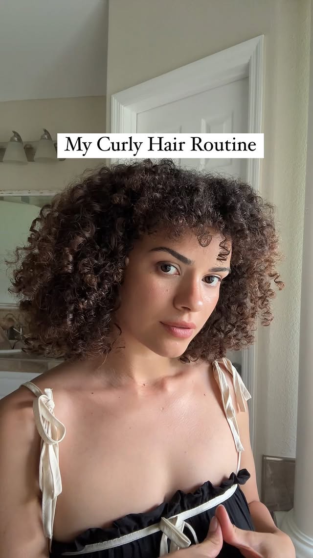 Instagram post by @findingmelissa for DERMA•E. Caption reads: [...] am on a journey to get it all back. ♥️....