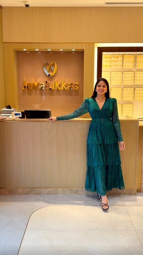 Instagram post by @shweta_sakode for Joyalukkas. Caption reads: Step into the stunning new @joyalukkas showrooms....