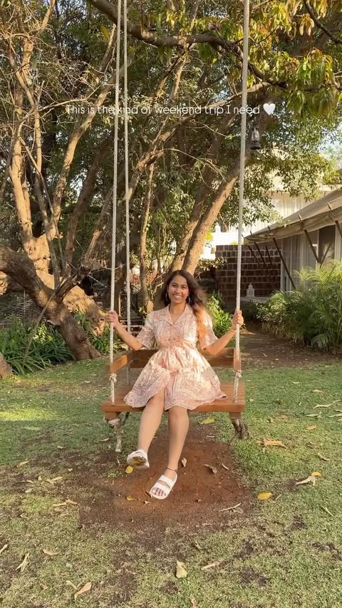 Instagram post by @travel.with.payal for StayVista. Caption reads: [...] stay, Luxury resort, Pinterest stay,....