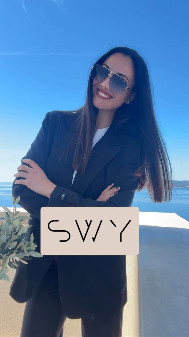Instagram post by @marianadrazic for SWYbrand. Caption reads: Weekend vibes with @swybrand 💞 MARIANA11 kod za....