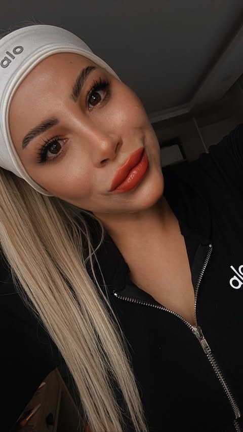 Instagram post by @sadeincitanesi for Note Cosmetique. Caption reads: Sizin Fav hangisi ❤️ @notecosmeticsturkiye 3in1....