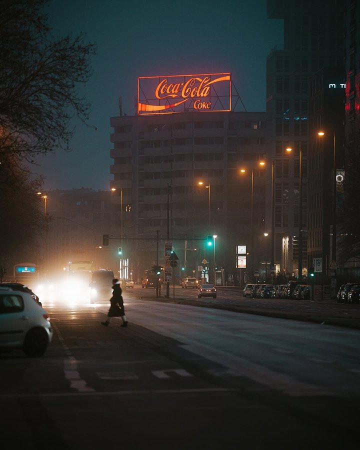 Instagram post by @zerletti for Nikon DACH. Caption reads: december without christmas lights is just a....