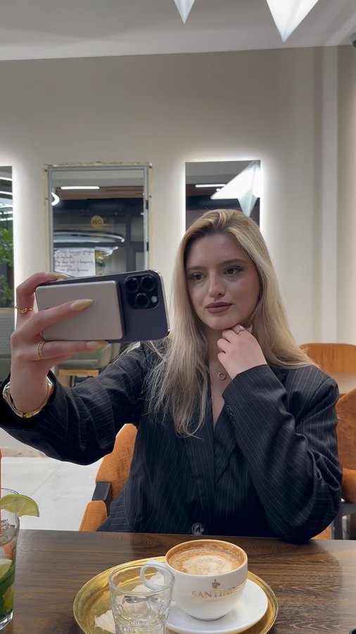 Instagram post by @nicoule____________ for iWALK. Caption reads: from @iwalk_global ✨🤍

#charger #portablecharger....