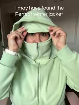 TikTok post by @andreafindsall for Trendy Queen. Caption reads: [...] #TikTokShop #windbreaker @TrendyQueen.
