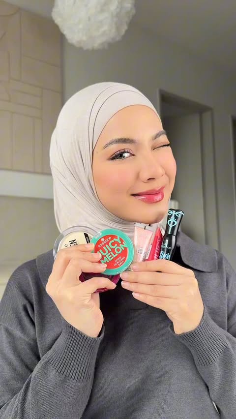 Instagram post by @afina_balqis for Essence Cosmetics. Caption reads: never know that @essence_cosmetics was these gewd....