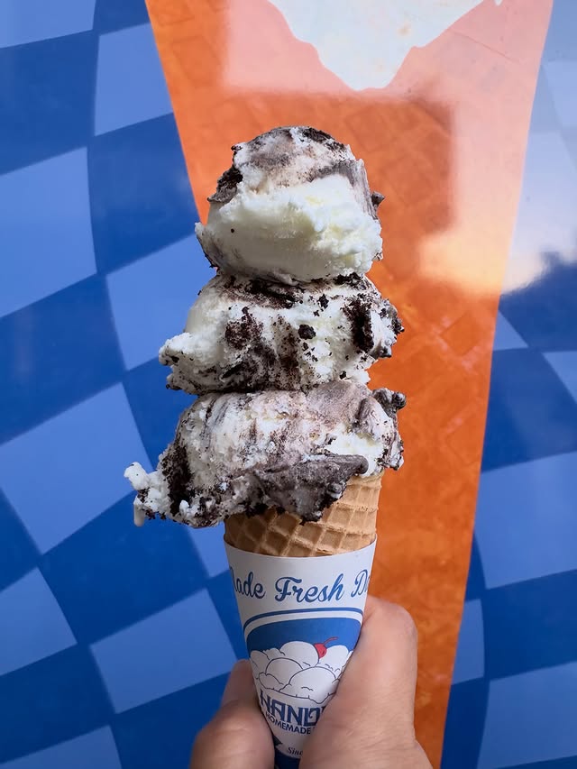 Instagram post by @now_grubbin for Hummingbirds. Caption reads: [...] #partnership #nationalicecreamday....