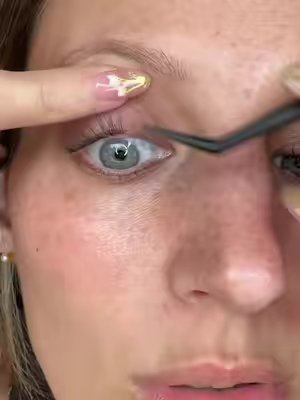 TikTok post by @laina.s1111 for Kisslily. Caption reads: [...] 12,12,12,12,10 🤎🤎🤎 black flare 😍....