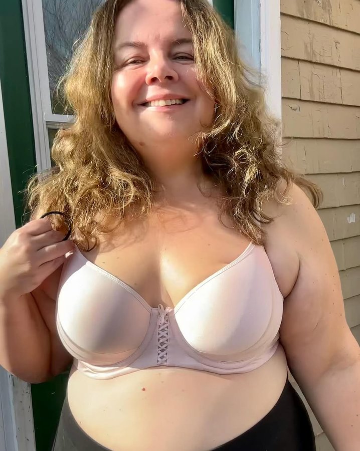 Instagram post by @asksfairy for PARFAIT Lingerie. Caption reads: What’s your favourite colour? I used to love blue....