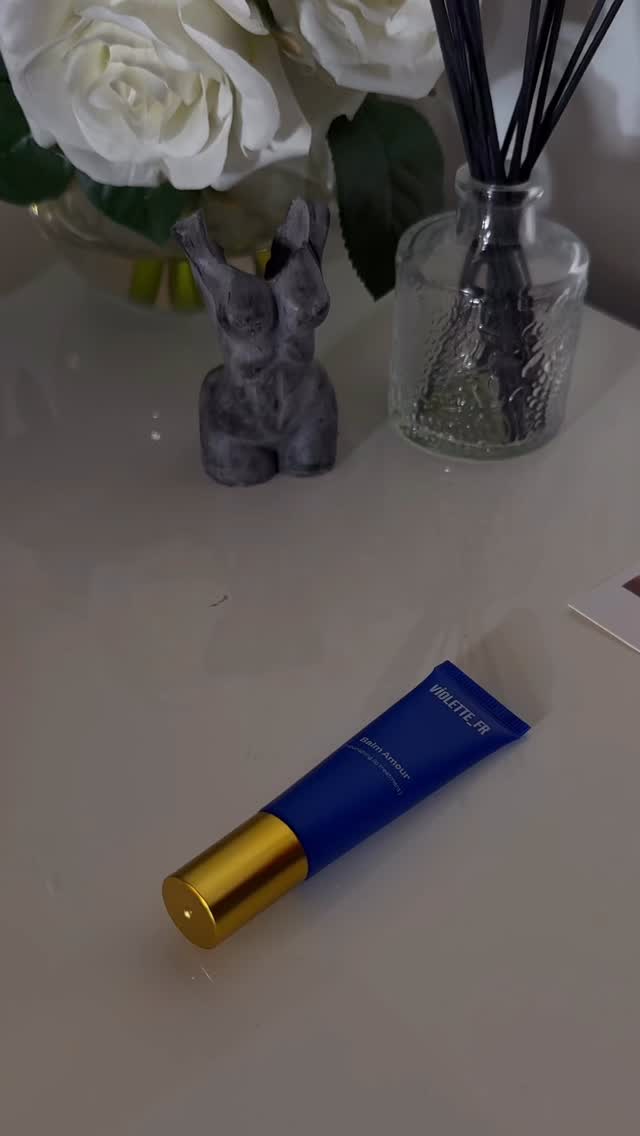 Instagram post by @elvina.djimal for Beautytap. Caption reads: this feels like skincare for your lips 💋
It’s....