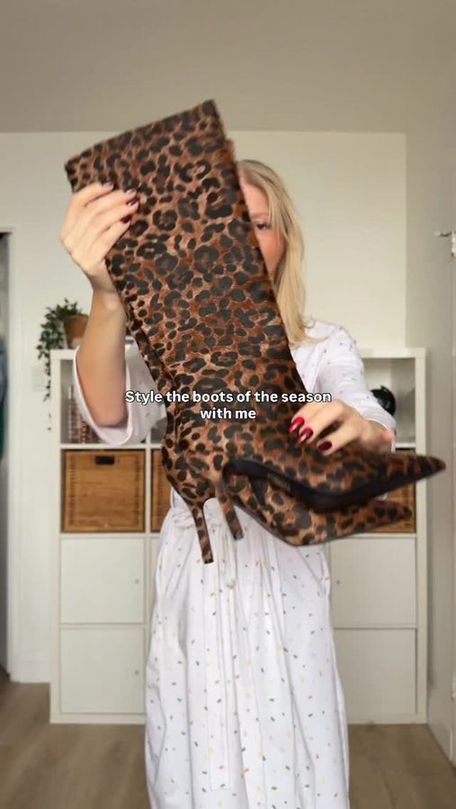 Instagram post by @blondehanes for callitspring. Caption reads: [...] immediately ✍️ #gifted #callitspring....