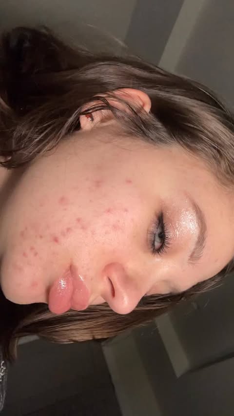 Instagram post by @thehersaway for Blend Bunny Cosmetics. Caption reads: [...] sultry look is😌 PRODUCTS USED:....