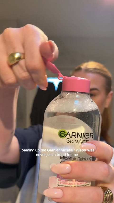 Instagram post by @merelsomers for Garnier Nederland. Caption reads: [...] hydrated spa feeling 🧖🏼‍♀️🫧 ad @Garnier....